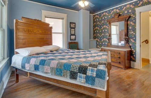 Northeast Kansas City House | Historic Kansas City Home, 1 Mi to Kessler Park!