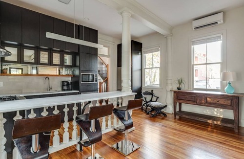 Radcliffeborough Apartment | Historic Kitchen House Downtown near Upper King St
