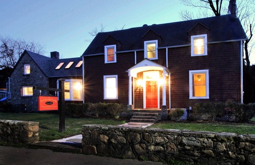 Hot Springs House | Historic large waterfront home right in downtown Hot Springs