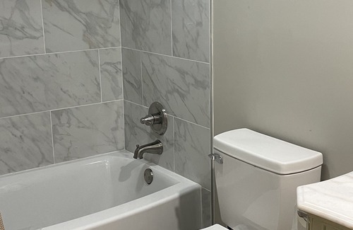 Rayne Apartment | Historic Loft apartment sleeps 6