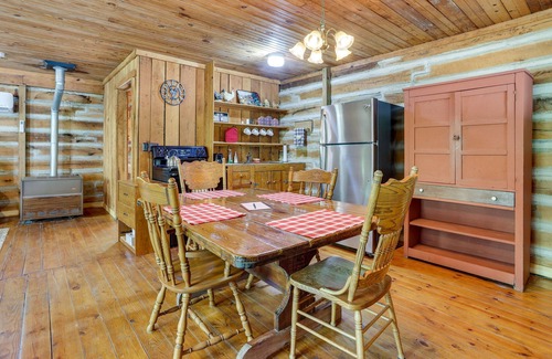Taswell Apartment | Historic Log Cabin w/Porch Near Patoka Lake!