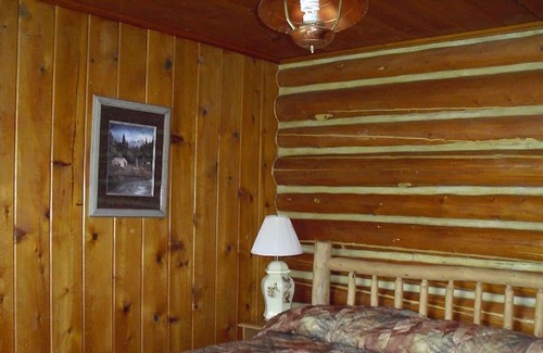 Ennis House | Historic Log Home in the Heart of Ennis