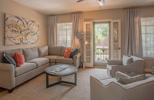 Alta Vista Apartment | Historic Luxury Two Bedroom near Downtown