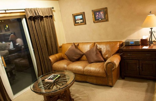 Downtown Park City Hotel | Historic Mainstreet Park City - Junior Suite #43 - Cleaning fees included!