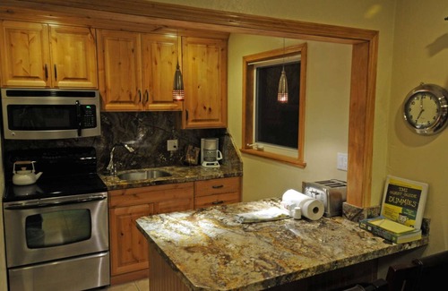 Downtown Park City Hotel | Historic Mainstreet Park City - Junior Suite #43 - Cleaning fees included!