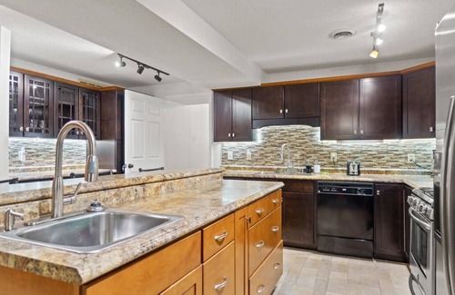 West Central Apartment | Historic Mansion Apt 4 w/Ping-Pong & Free Parking