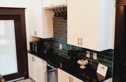 Midtown House | Historic Mansion near The Pearl, sleeps 14!