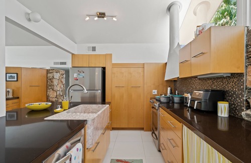 Old Las Palmas Condo | Historic Merito Manor 2 Bedrooms and 2 Bathrooms