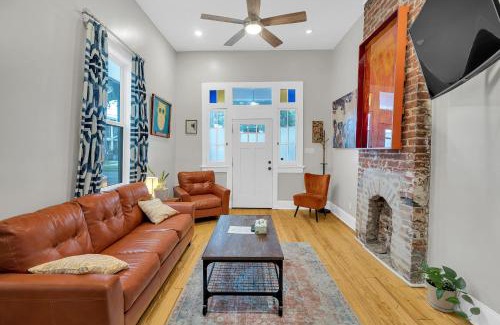 Tulane - Gravier House | Historic Mid-city Home W Deck