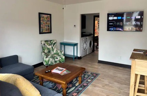 Downtown Riverside Apartment | Historic Mission Bungalows 2