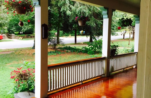 Historic Montford House | Historic Montford house - Walk to downtown Sleeps 8