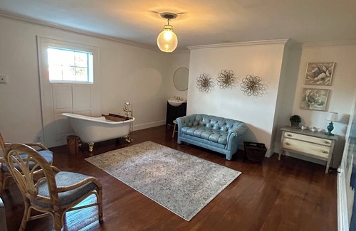 York House | Historic Moorehouse Downtown