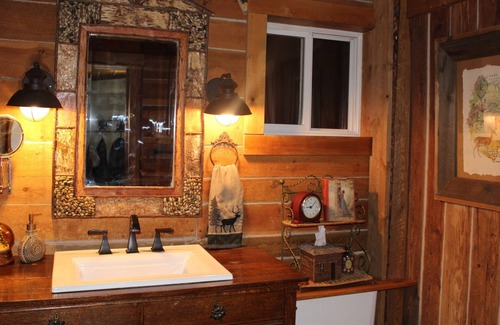 Florissant Cabin | Historic Mountain Retreat Backs To National Forest....