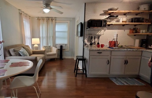 Alta Vista House | Historic Neighborhood Guest House Close to Great Restaurants, Bars and Downtown