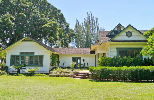 Waimea House | Historic Oceanfront Plantation Home