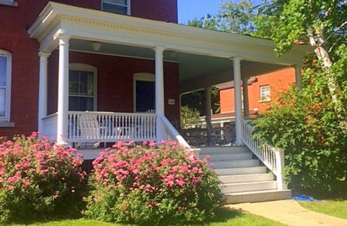 Portland House | Historic Officer's Quarters House on Great Diamond Island Near Beaches