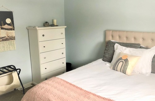Arvada Plaza Area House | Historic Olde Town Extended Stay