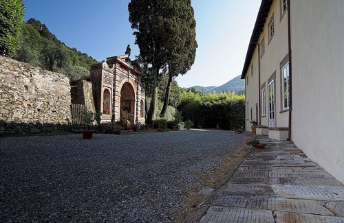 Vorno Villa | Historic panoramic villa near Lucca for 12 people