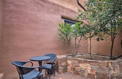 Downtown Santa Fe Apartment | Historic Railyard Bungalow - Walkable Location!