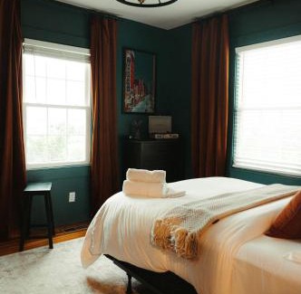 Knoxville House | Historic Renovated 2BD - Overlooking Downtown
