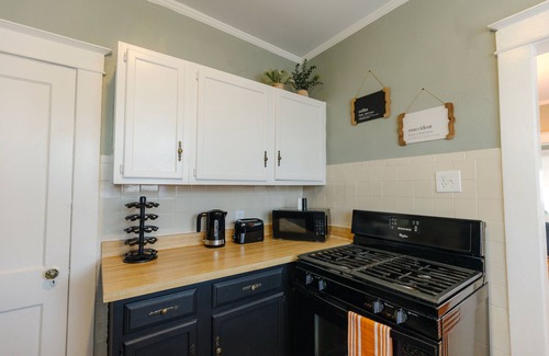 Crosstown House | Historic Revival 2BR Midtown Memphis Free Parking