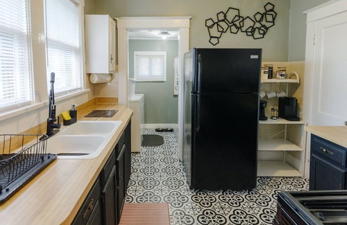 Crosstown House | Historic Revival 2BR Midtown Memphis Free Parking