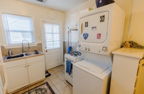 East Memphis House | Historic Revival King Bed Liberty Bowl Memphis 893