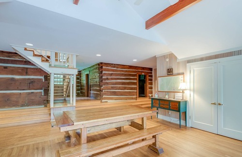 Chattanooga House | Historic riverfront log cabin with washer/dryer, firepit, central AC