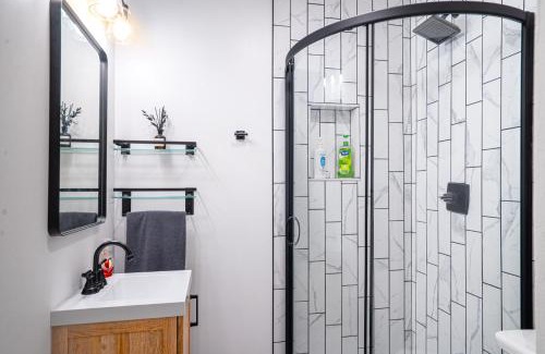 Springfield House | Historic Route-66 Bungalow