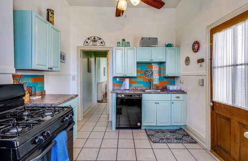 New Orleans Apartment | Historic Shotgun Steps to Streetcar City Park