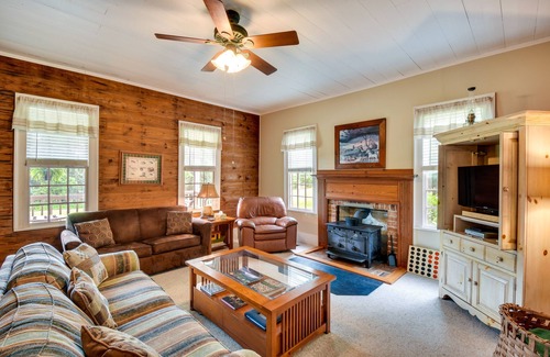 Mountain Rest House | Historic South Carolina Home w/ Covered Porch