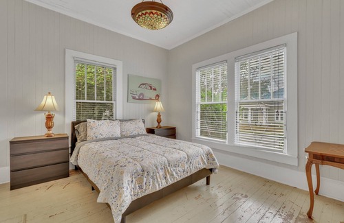 Statesboro House | Historic Southern Home - close to downtown and GSU