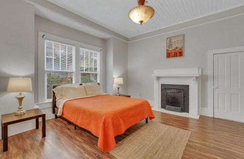 Statesboro House | Historic Southern Home - close to downtown and GSU