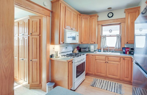 Merriam Park House | Historic St Paul Home Between Twin Cities!