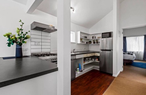 Queenstown City Centre House | Historic Stonehouse & Alley Cottage - Sleeps 14