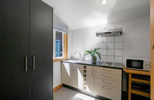 Queenstown City Centre House | Historic Stonehouse & Alley Cottage - Sleeps 14