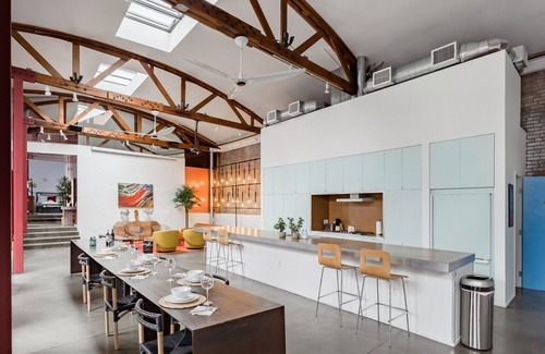 Chinatown House | Historic Theatre Converted into Artistic Abode