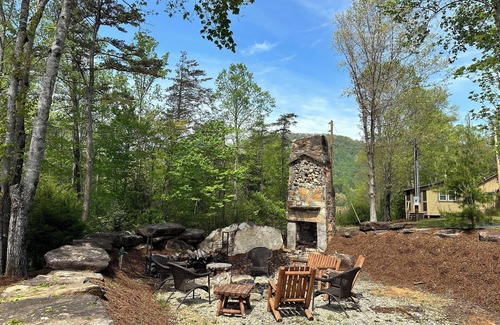 Mill Spring Apartment | Historic Tiny Cabin, Modernized