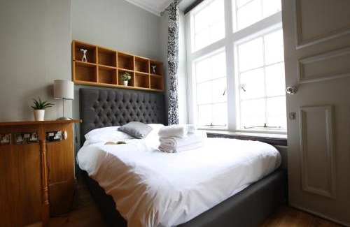 Bristol Old City Apartment | Historic two bed apartment in Heart of the City