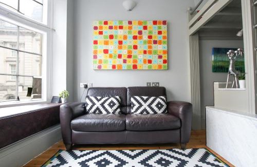 Bristol Old City Apartment | Historic two bed apartment in Heart of the City