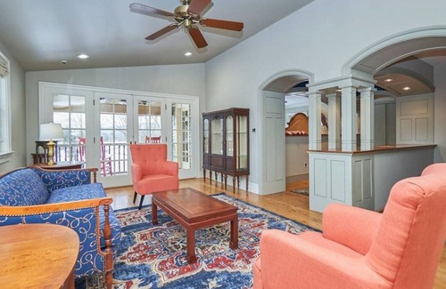 Millville House | Historic Buckskin Manor in Virginia wine country