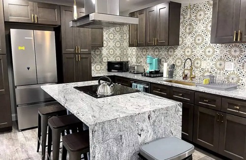 Burlington House | Historic Victorian Comfortsnn