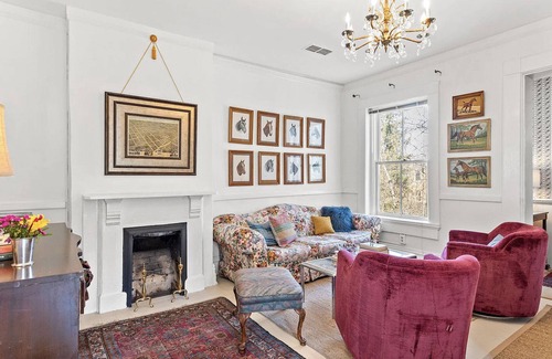 Northside District House | Historic Ward Home - Experience history in the horse country! 5br 5.5bth