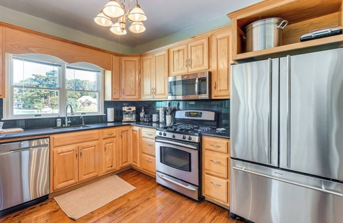 Reedville House | Historic Waterfront Home w/Dock in Reedville!
