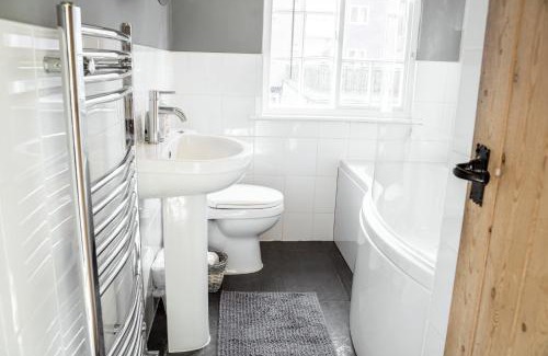 Chester House | Historical 2 bed cottage - Chester centre - For 4
