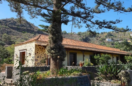 Teror Cottage | Historical Estate in Teror, Gran Canaria: Spacious Apartments with Gar