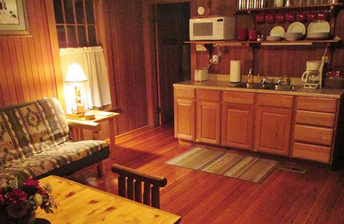 Drummond Cabin | Historical guest quarters on Rock Creek