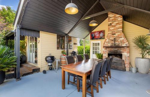Bathurst House | Historical home is a cosy stay located in central Bathurst