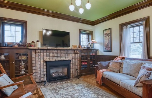 Oakes House | Historical Noonan House