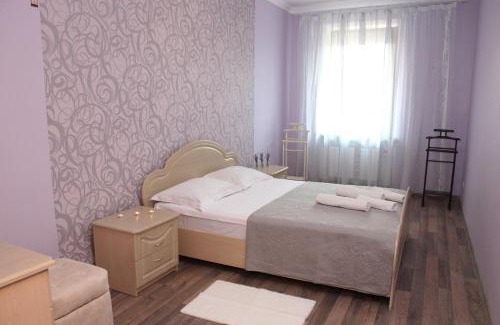 Kamenets-Podol'skiy Apartment | HISTORICAL OLD CITY Apartament, Старе місто , 2 спальні, балкон-тераса, 85 кв м